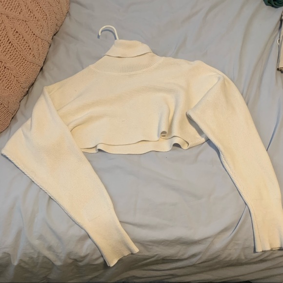 Extra crop white turtleneck - Picture 1 of 3